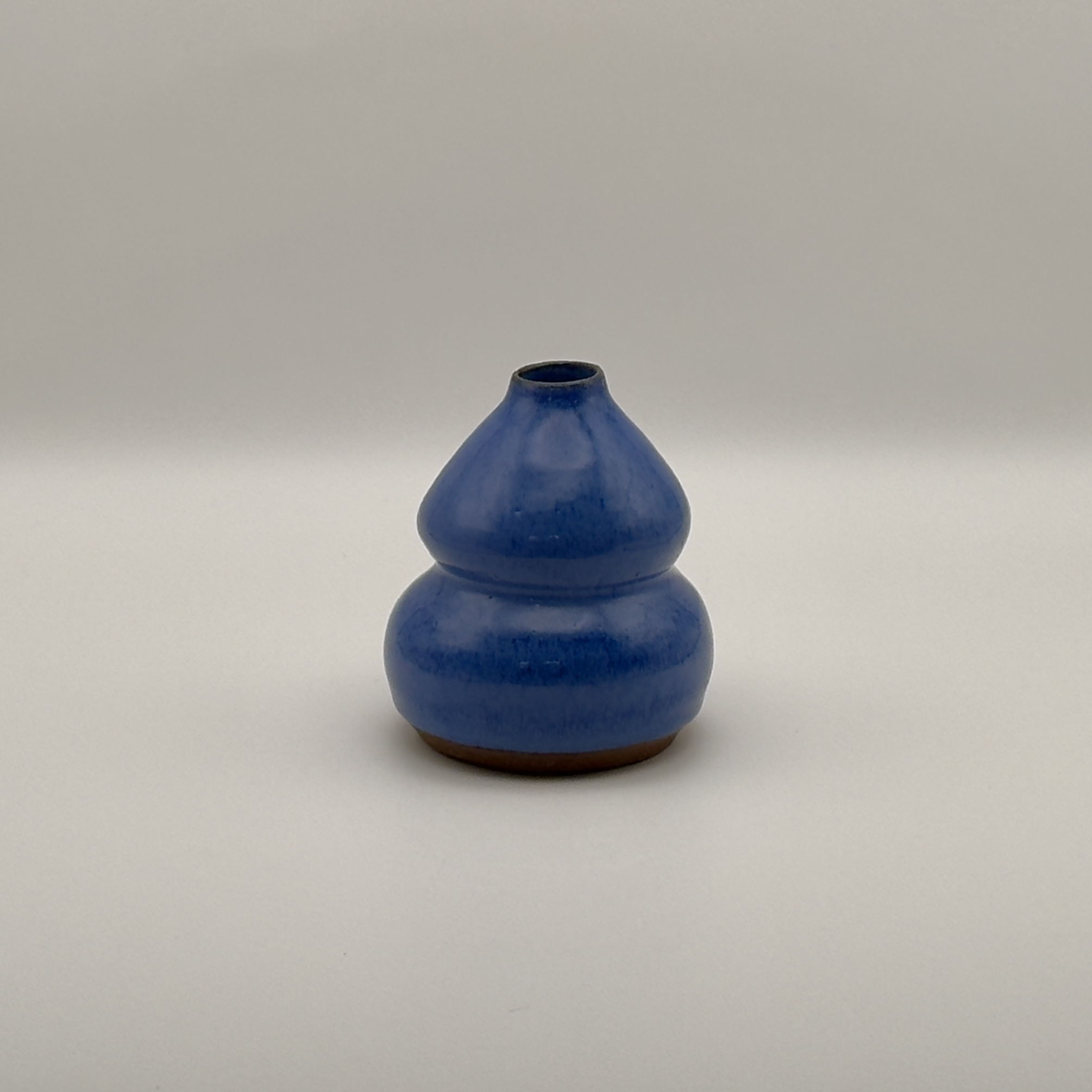Small cobalt blue gourd-shaped vase